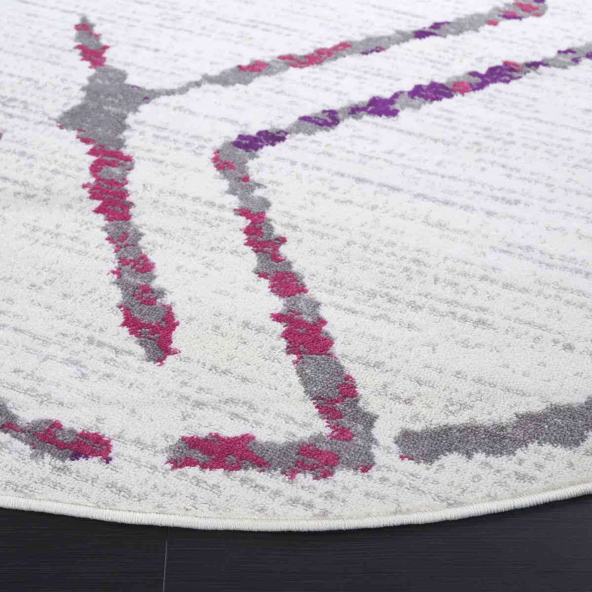 Safavieh Skyler 6'-7" x 6'-7" Rug in Ivory / Pink