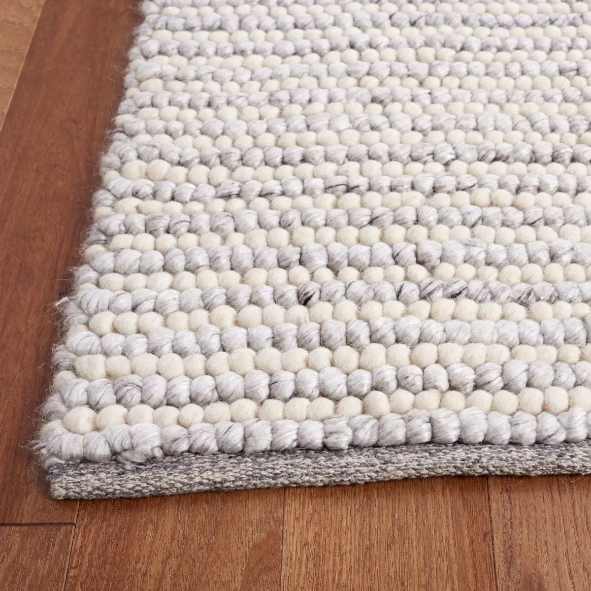 Safavieh Martha Stewart 4'-0" x 6'-0" Rug in Ivory / Light Grey