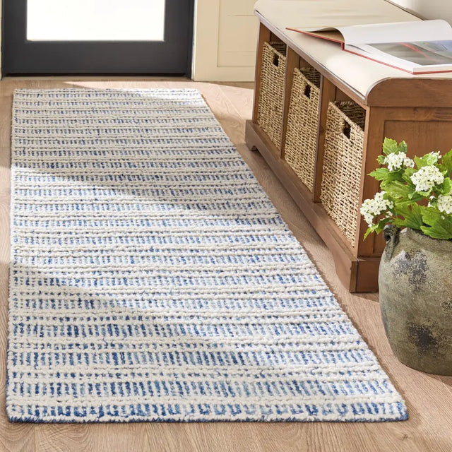 Safavieh Metro 2'-3" x 8'-0" Rug in Blue / Ivory