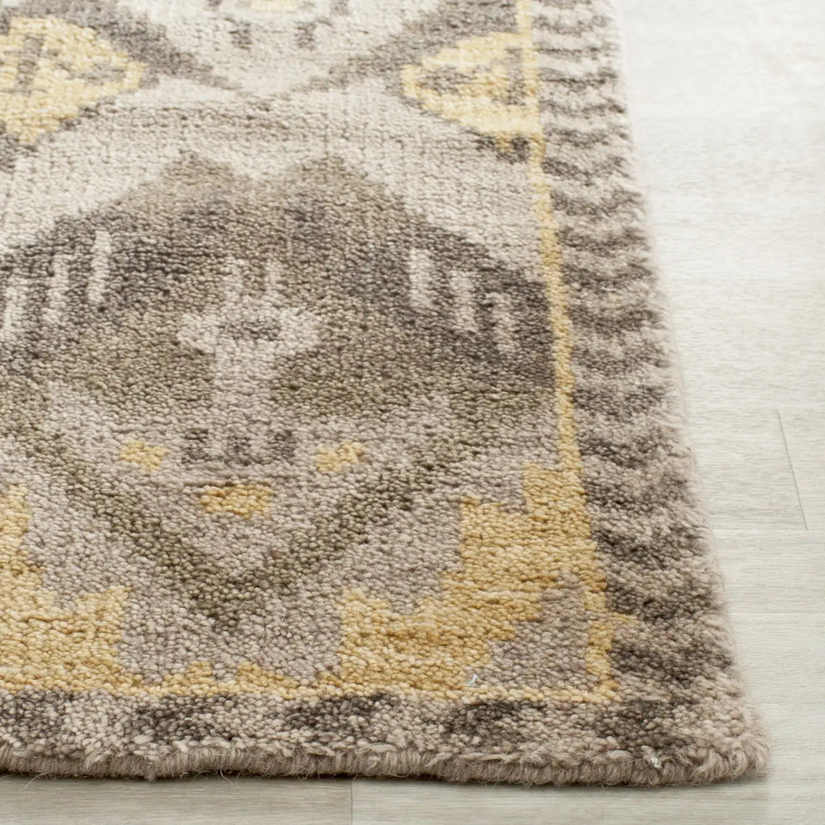 Safavieh Kenya 2'-3" x 8'-0" Rug in Gold / Beige
