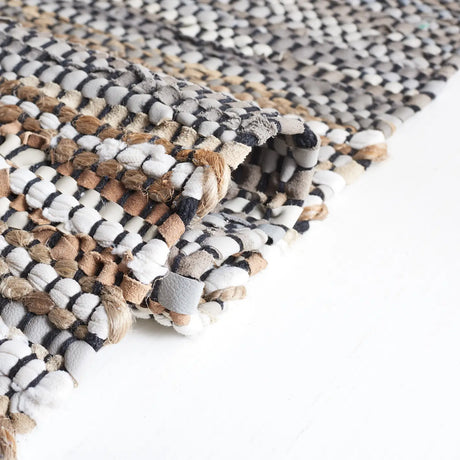 Safavieh Vintage Leather 4'-0" x 6'-0" Rug in Grey / Natural