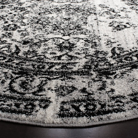 Safavieh Adirondack 6'-0" x 6'-0" Rug in Silver / Black