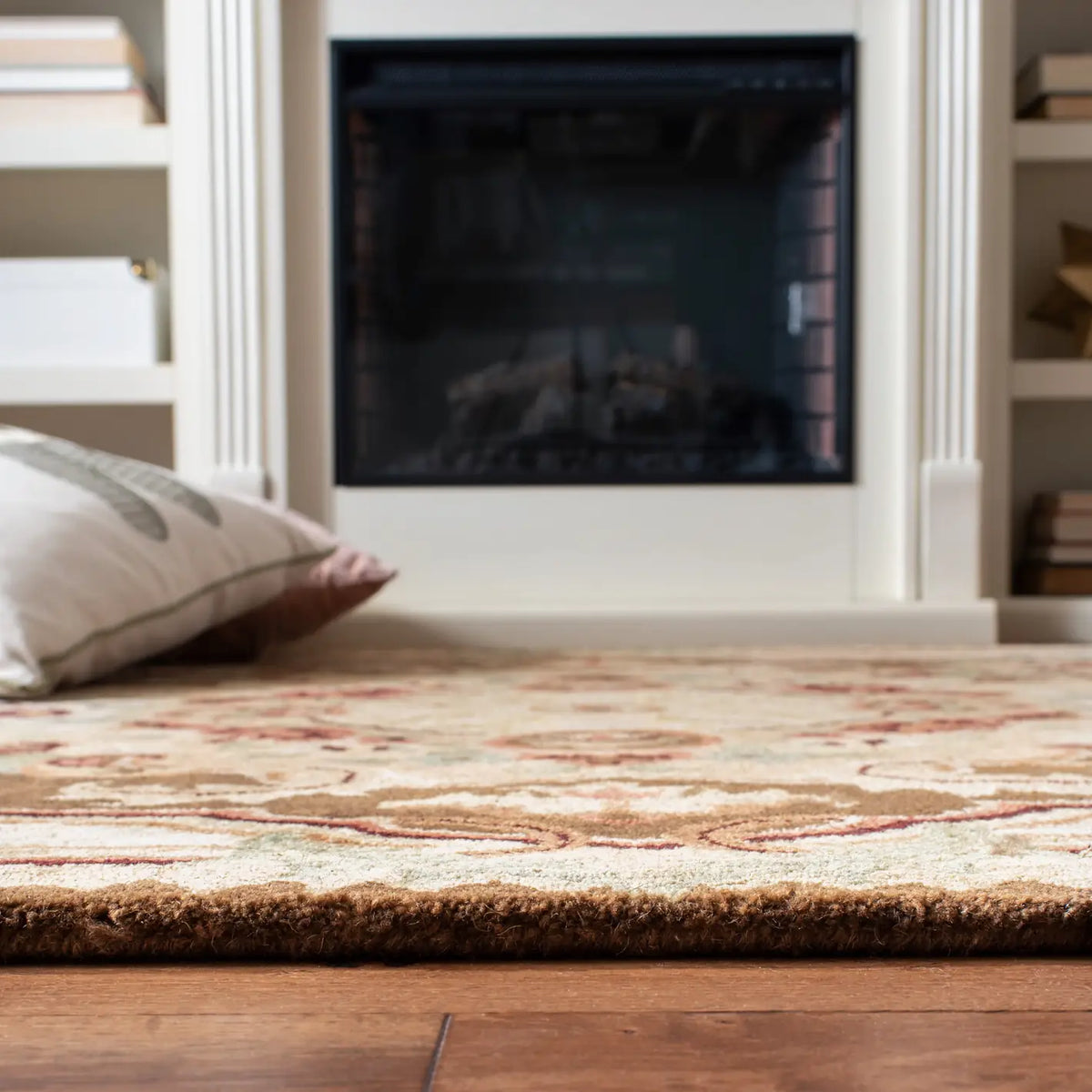 Safavieh Empire 5'-0" x 8'-0" Rug in Brown / Beige