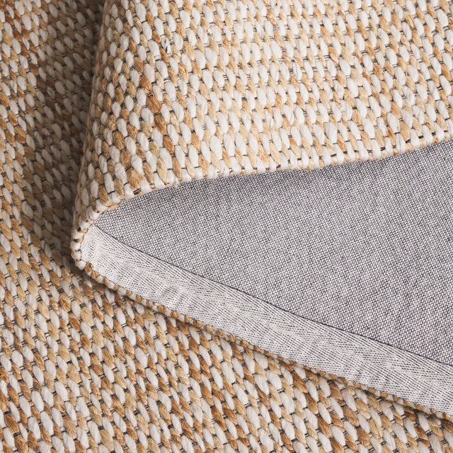 Safavieh Natural Fiber 4'-0" x 6'-0" Rug in Natural / Ivory