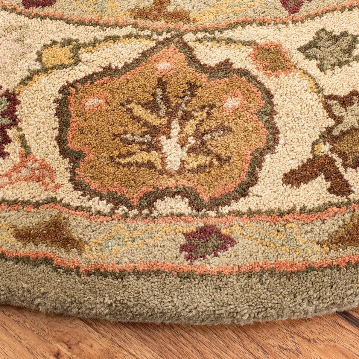 Safavieh Heritage 6'-0" x 6'-0" Rug in Light Green / Beige