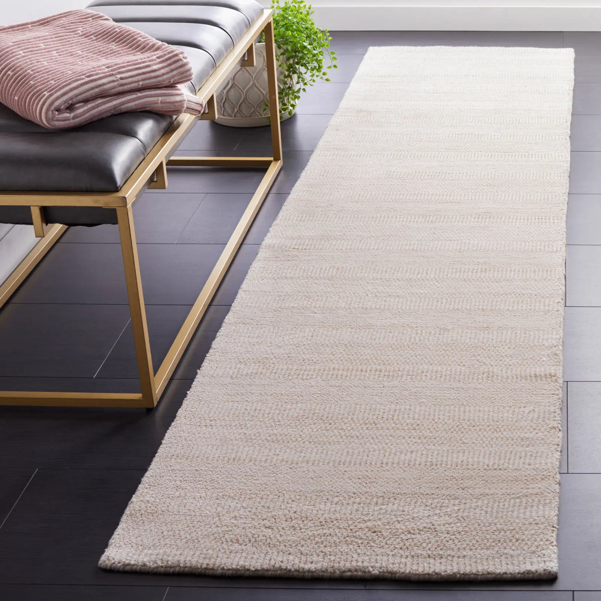 Safavieh Mirage 2'-3" x 9'-0" Rug in Beige / Ivory