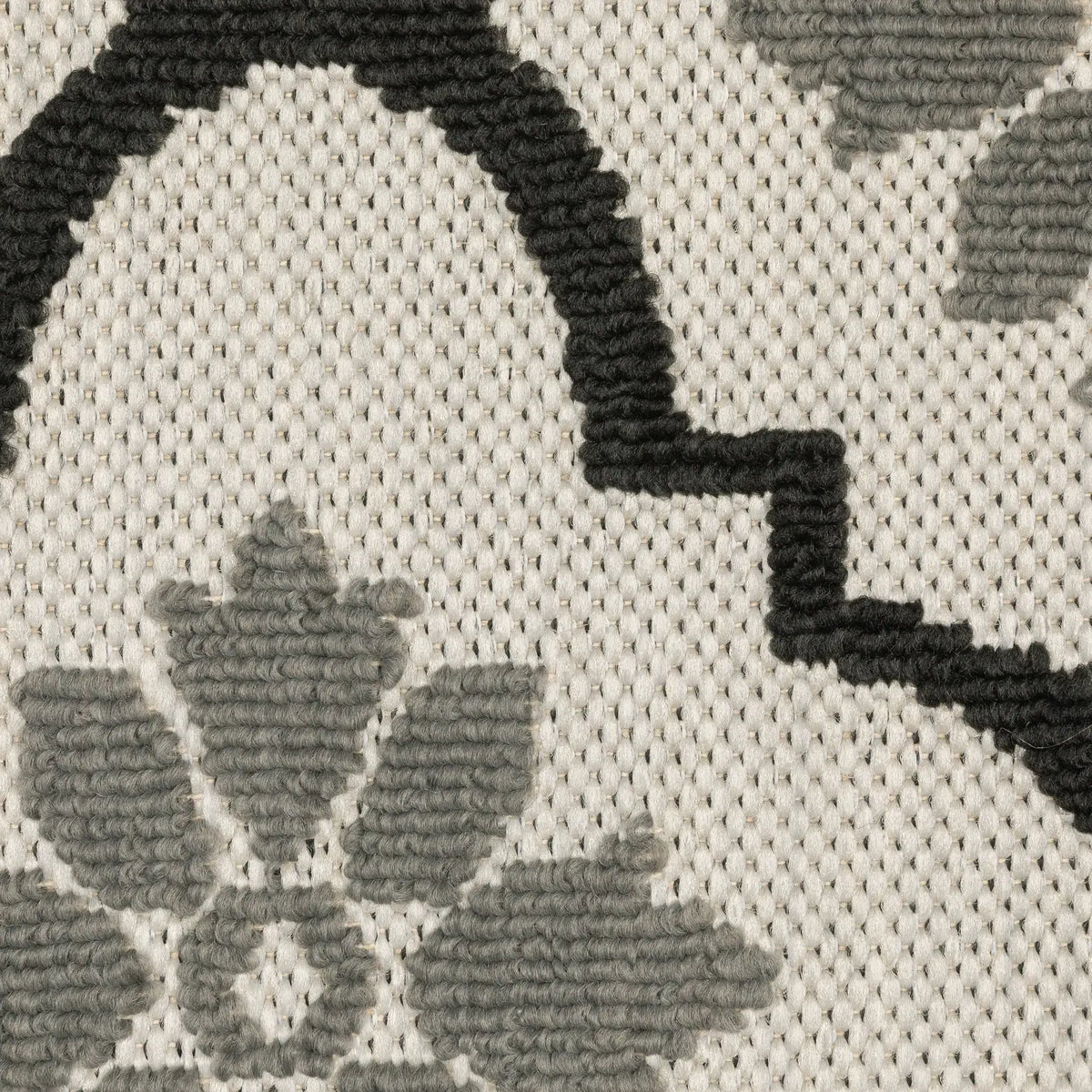 Oriental Weavers Torrey 5562E Beige/ Black Rug - room scene 2