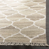Safavieh Natural Kilim 4'-0" x 6'-0" Rug in Light Grey / Ivory
