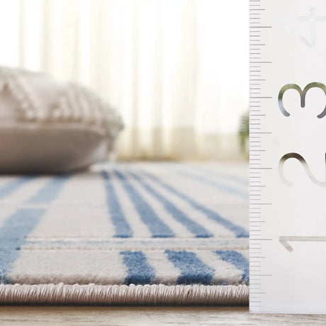 Safavieh Groove 4'-0" x 6'-0" Rug in Beige / Blue