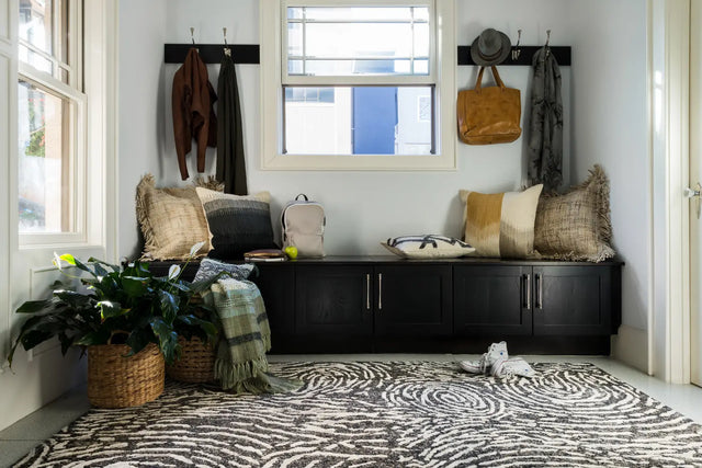 Loloi Juneau Jy-04 Charcoal / Silver Rugs - room scene 1 horizontal