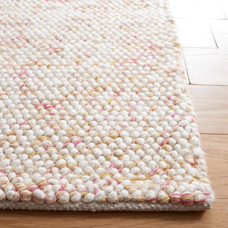 Safavieh Natura 4'-0" x 6'-0" Rug in Red / Ivory