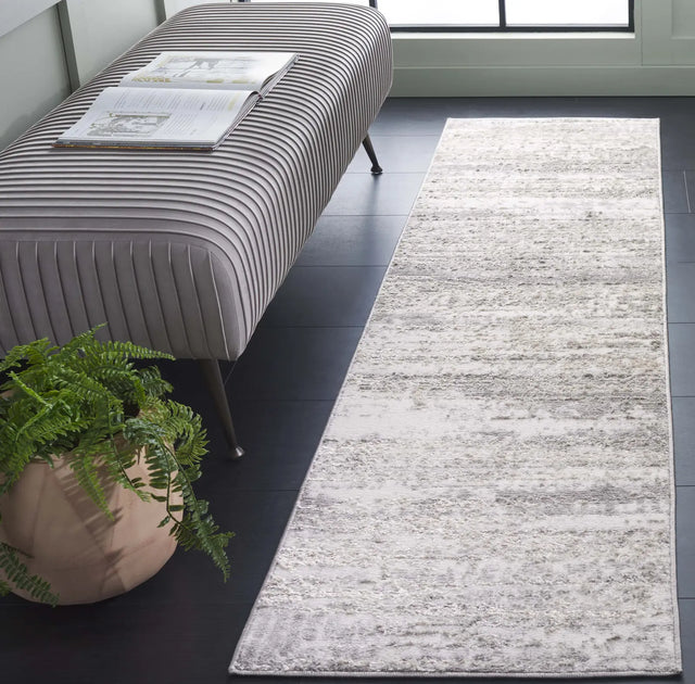 Safavieh Maya 2'-0" x 8'-0" Rug in Ivory / Grey