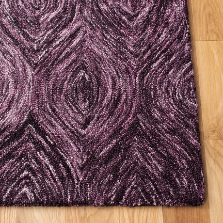 Safavieh Ikat 4'-0" x 6'-0" Rug in Purple