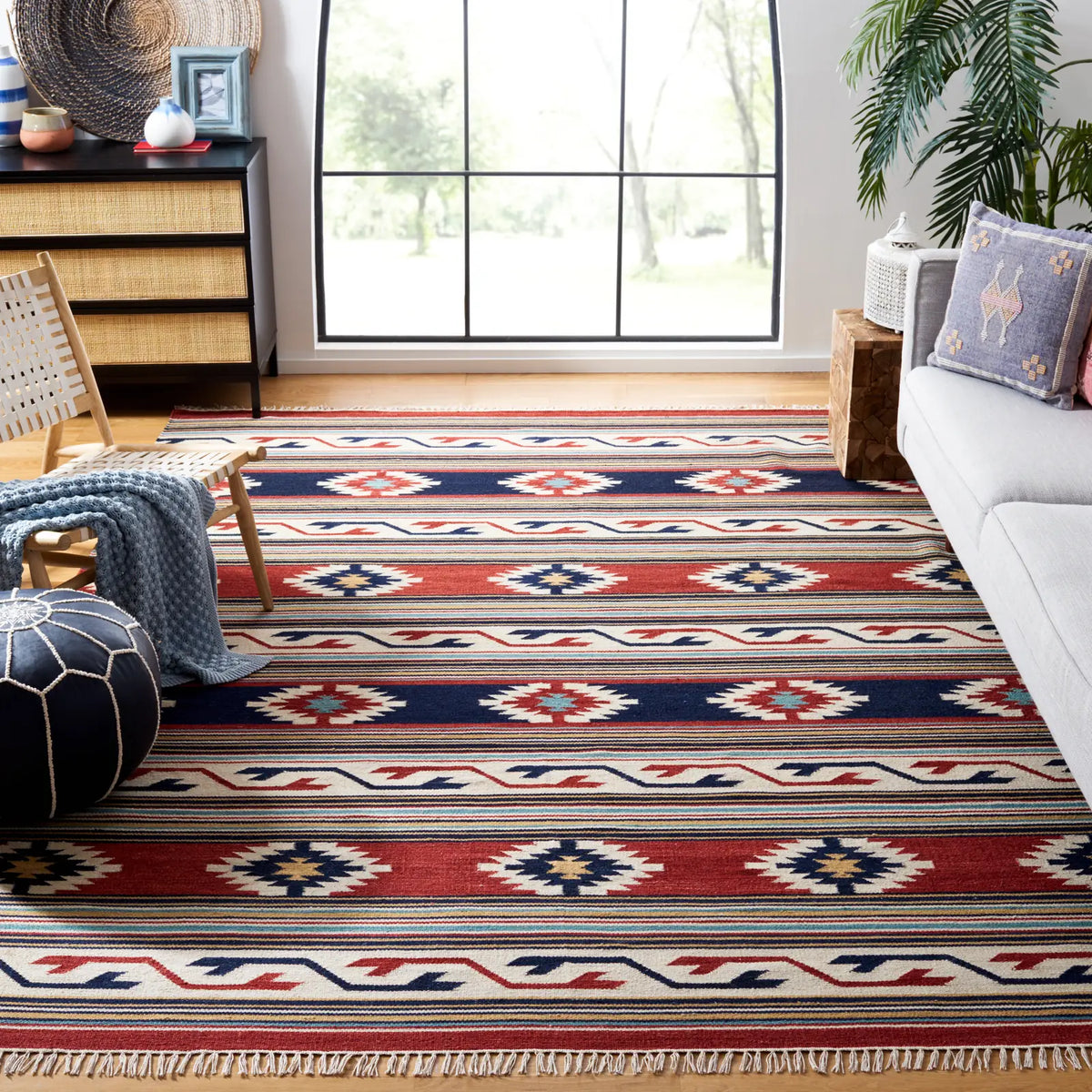 Safavieh Kilim 6'-0" x 9'-0" Rug in Ivory / Rust