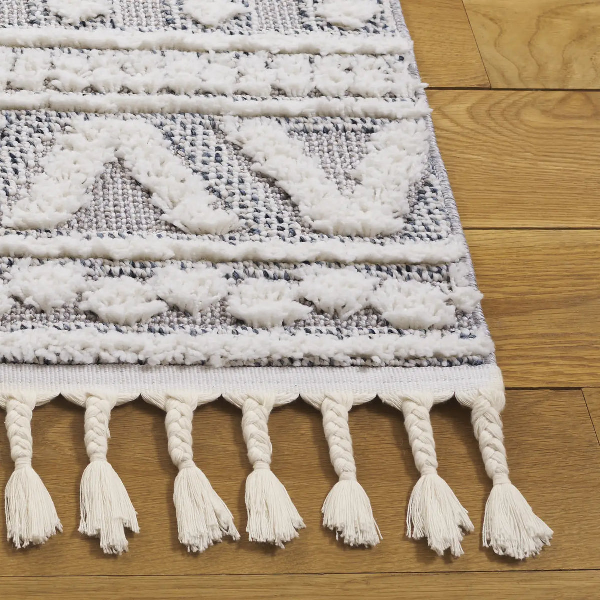 Safavieh Trends 4'-0" x 6'-0" Rug in Grey / Ivory