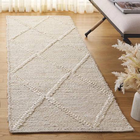 Safavieh Martha Stewart 2'-3" x 8'-0" Rug in Natural