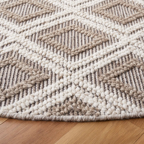 Safavieh Vermont 6'-0" x 6'-0" Rug in Beige / Ivory