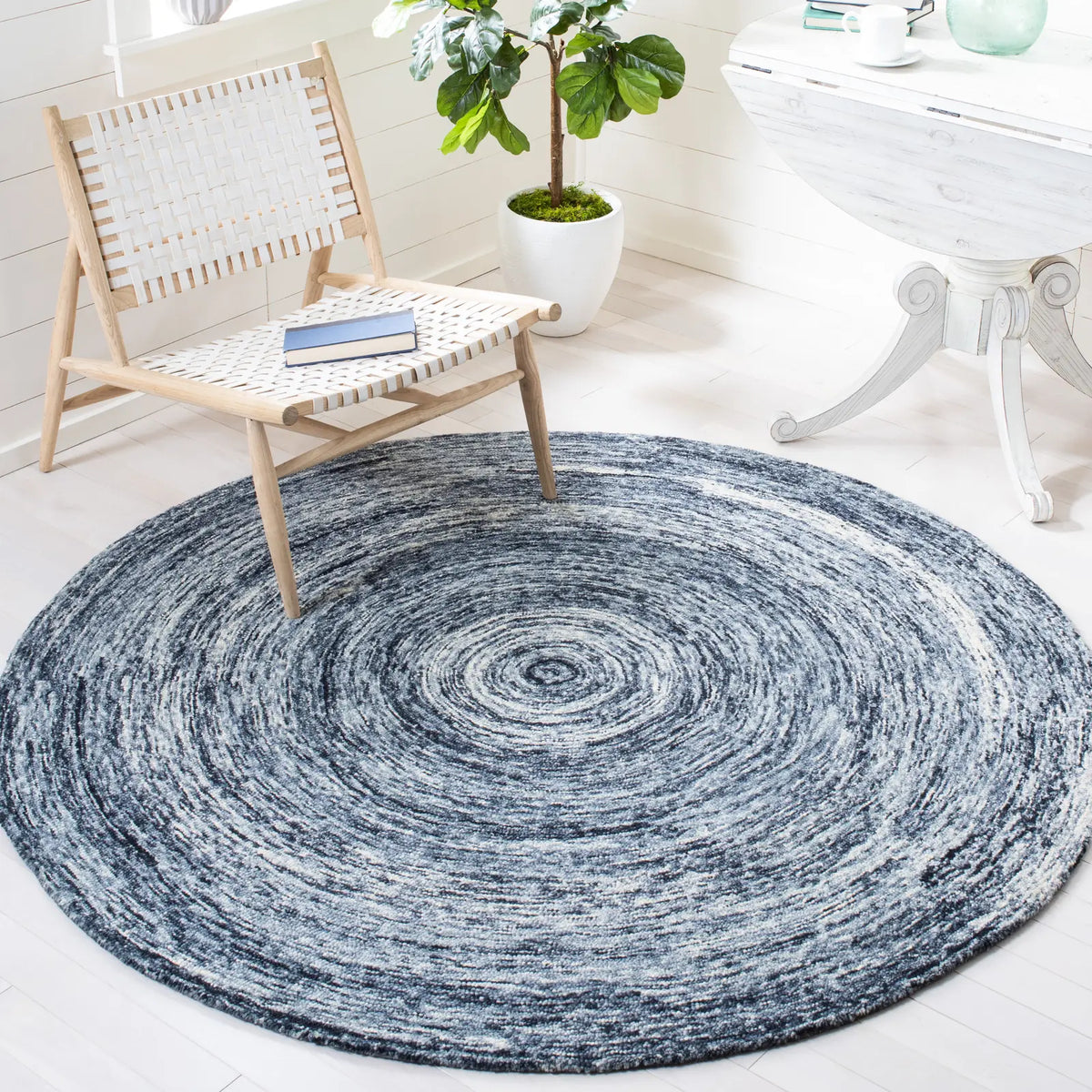 Safavieh Ikat 6'-0" x 6'-0" Rug in Grey