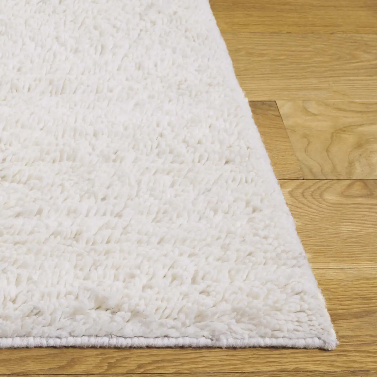 Safavieh Casablanca 4'-0" x 6'-0" Rug in Natural / Ivory