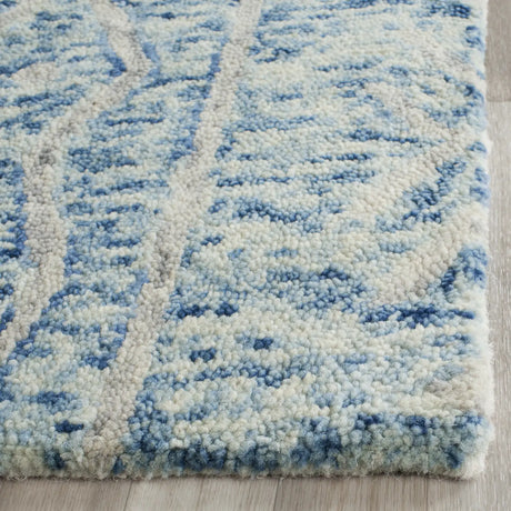 Safavieh Chatham 2'-3" x 7'-0" Rug in Blue / Ivory