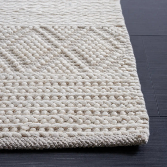 Safavieh Natura 4'-0" x 6'-0" Rug in Ivory