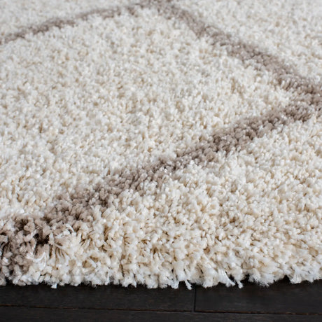 Safavieh Hudson Shag 7'-0" x 7'-0" Rug in Ivory / Beige