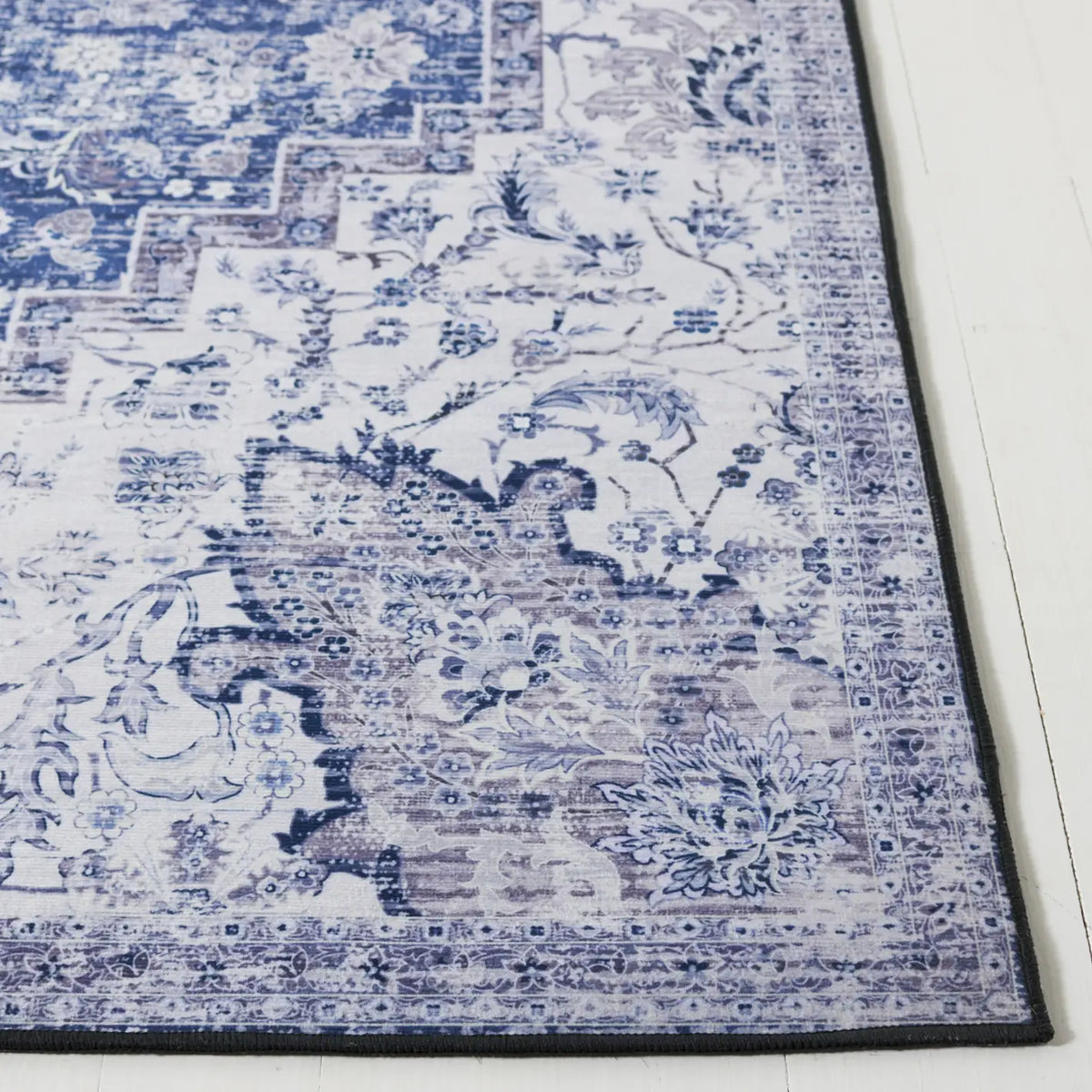 Safavieh Tucson 4'-0" x 6'-0" Rug in Navy / Grey