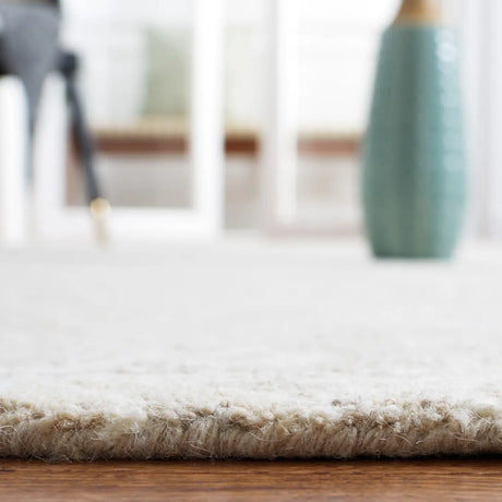 Safavieh Micro-Loop 5'-0" x 8'-0" Rug in Beige