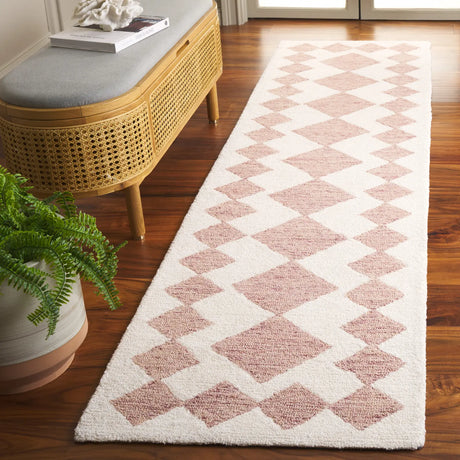 Safavieh Ebony 2'-3" x 9'-0" Rug in Pink / Ivory