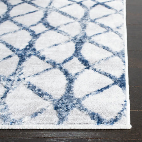 Safavieh Amelia 700 4'-0" x 6'-0" Rug in Grey / Navy