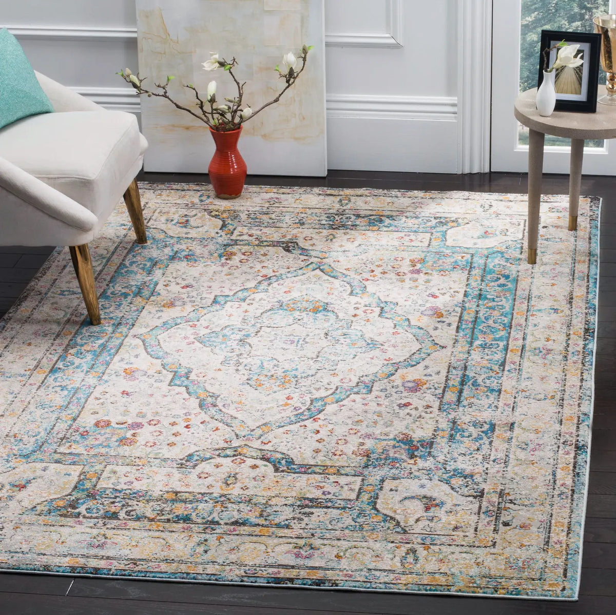 Safavieh Aria 4'-0" x 6'-0" Rug in Creme / Red
