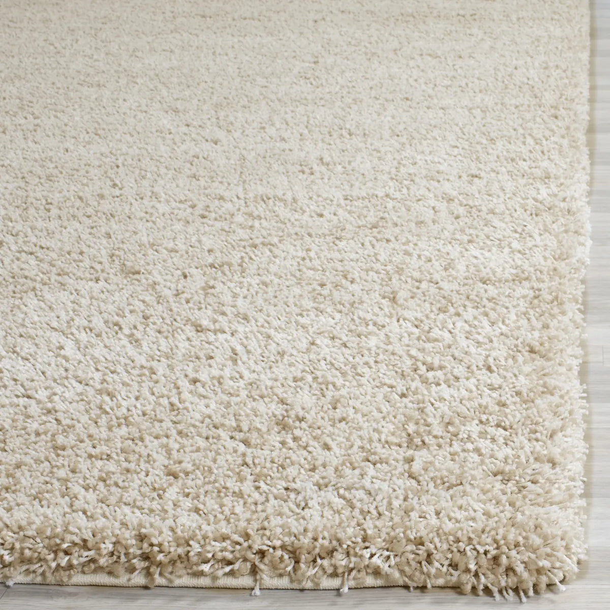 Safavieh Santa Monica Shag 9'-6" x 13'-0" Rug in Beige