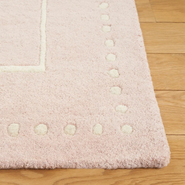 Safavieh Bella 5'-0" x 8'-0" Rug in Light Pink / Ivory