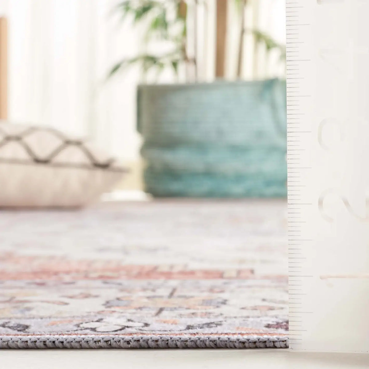 Safavieh Arizona 4'-0" x 6'-0" Rug in Sage / Light Rust