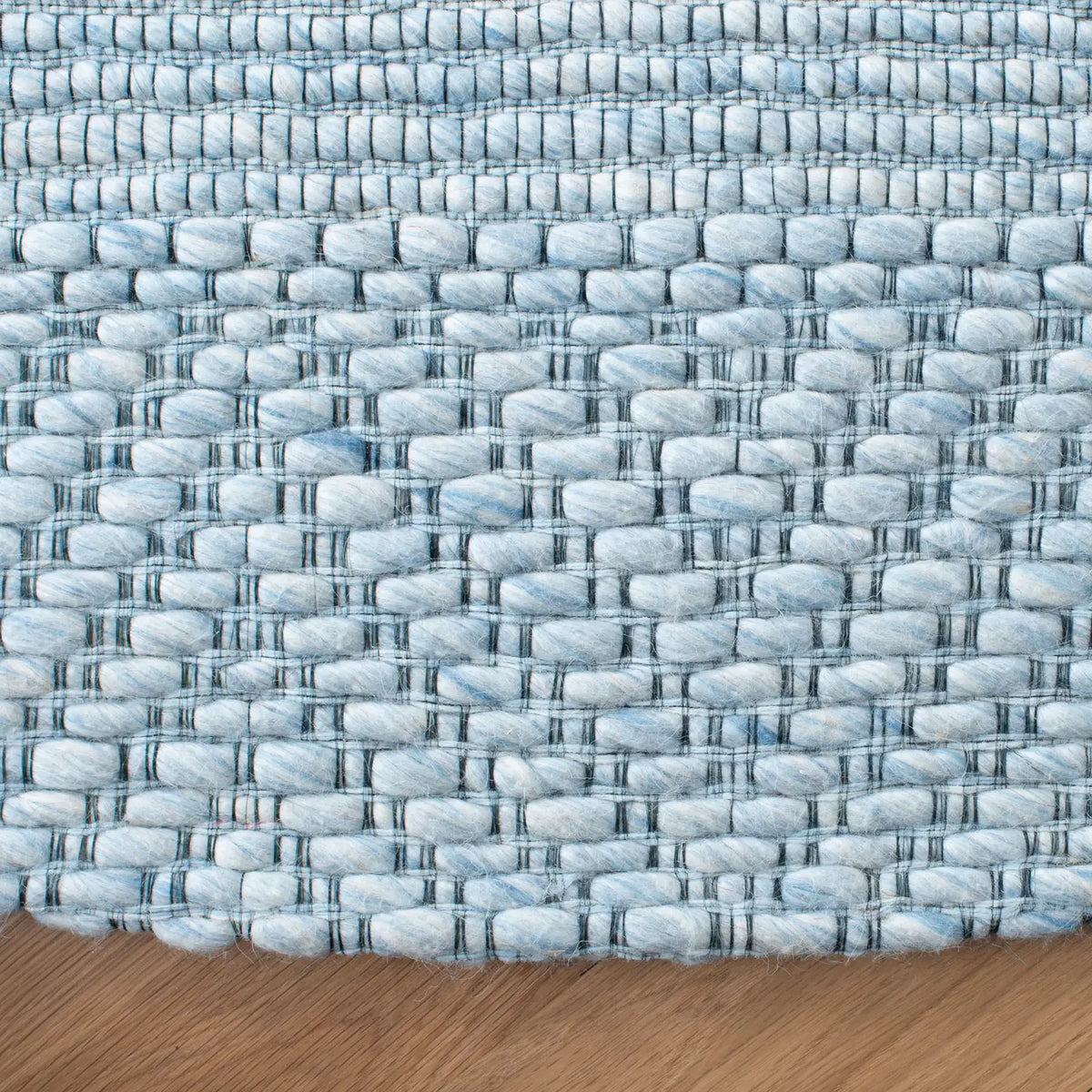 Safavieh Marbella 7'-0" x 7'-0" Rug in Blue