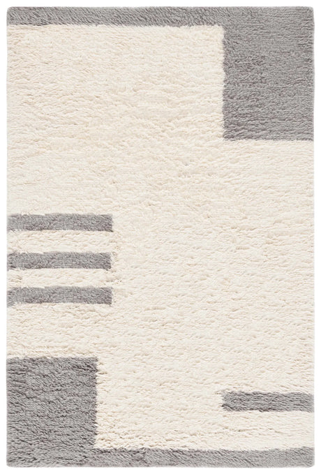 Safavieh Casablanca 4'-0" x 6'-0" Rug in Grey / Ivory