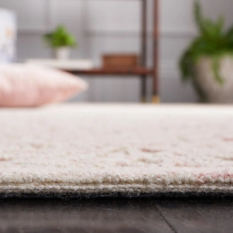 Safavieh Martha Stewart 4'-0" x 6'-0" Rug in Ivory / Pink