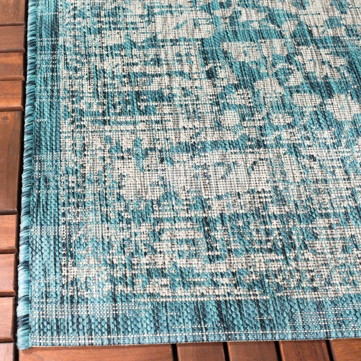 Safavieh Courtyard 4'-0" x 5'-7" Rug in Teal / Cream