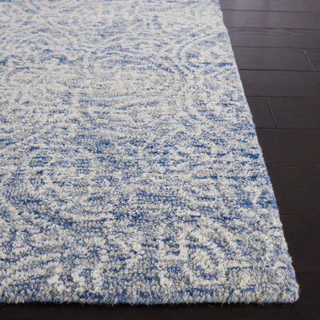 Safavieh Metro 4'-0" x 6'-0" Rug in Blue / Ivory