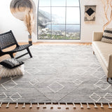 Safavieh Casablanca 8'-0" x 10'-0" Rug in Grey / Ivory