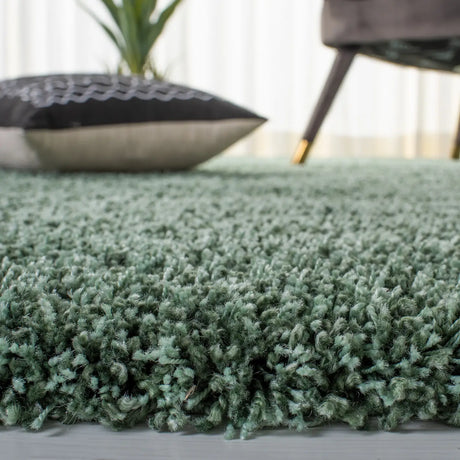 Safavieh Hudson Shag 4'-0" x 6'-0" Rug in Green