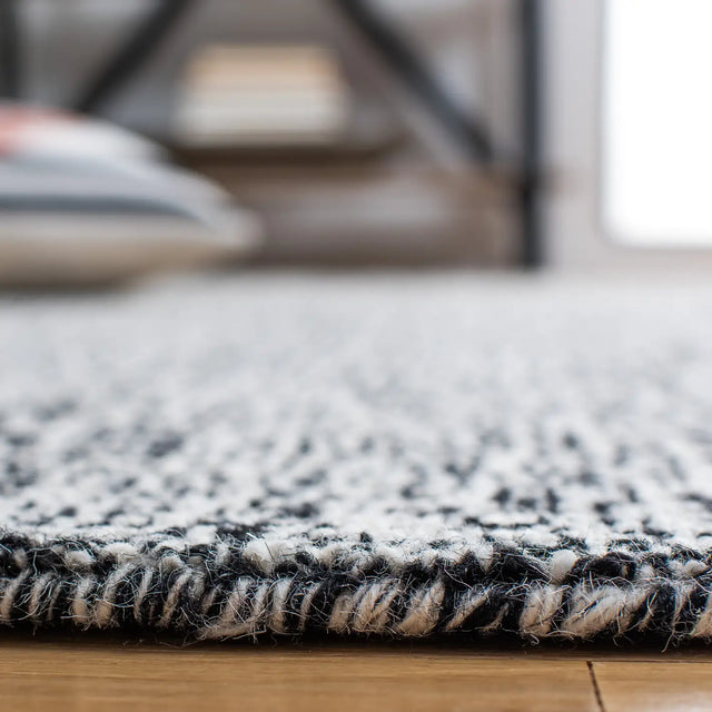 Safavieh Abstract 4'-0" x 6'-0" Rug in Black / Ivory