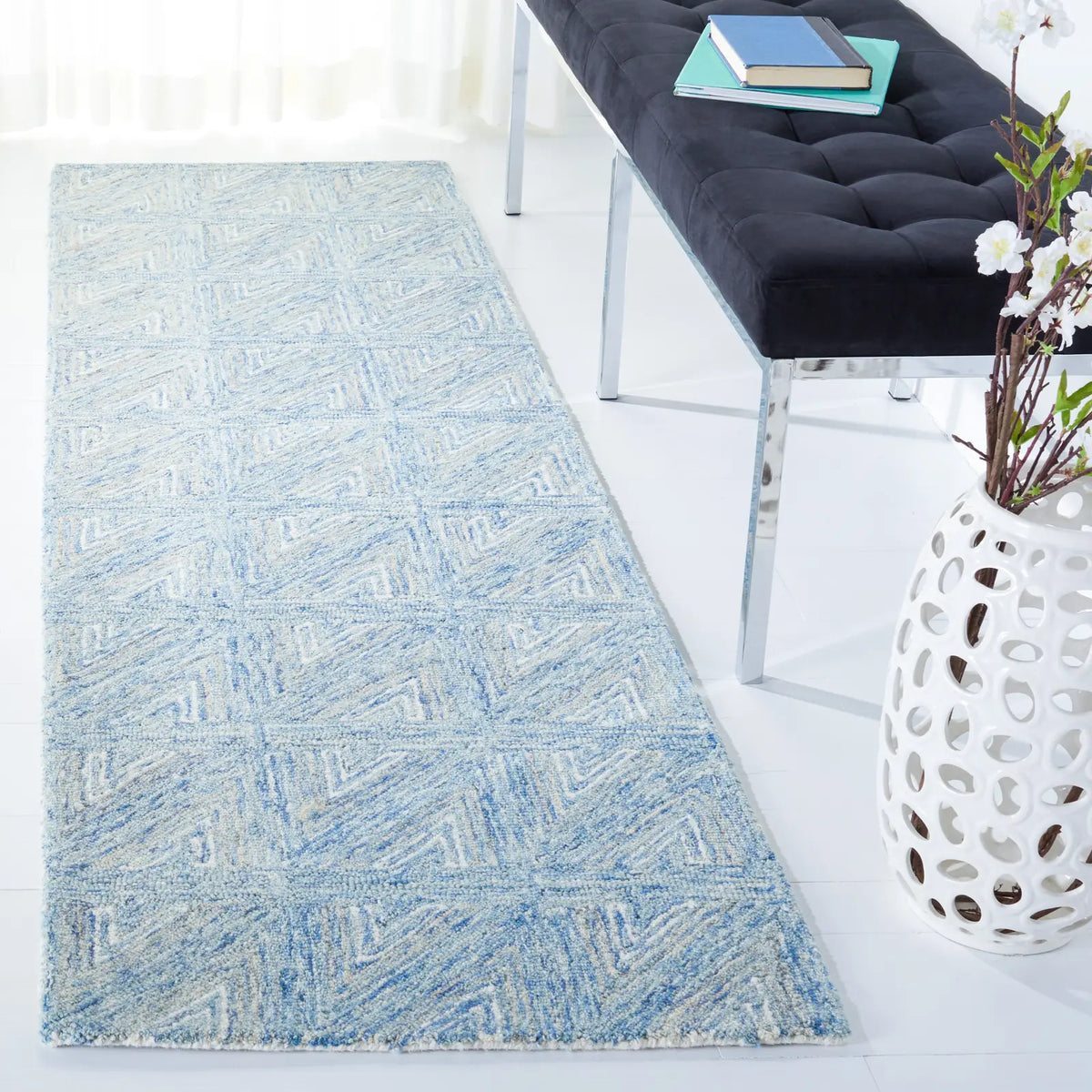 Safavieh Abstract 2'-3" x 8'-0" Rug in Blue / Beige