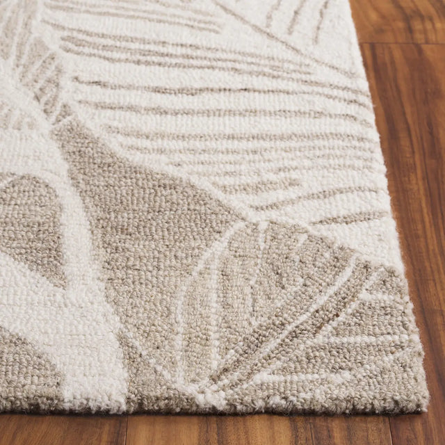 Safavieh Jardin 4'-0" x 6'-0" Rug in Ivory / Beige