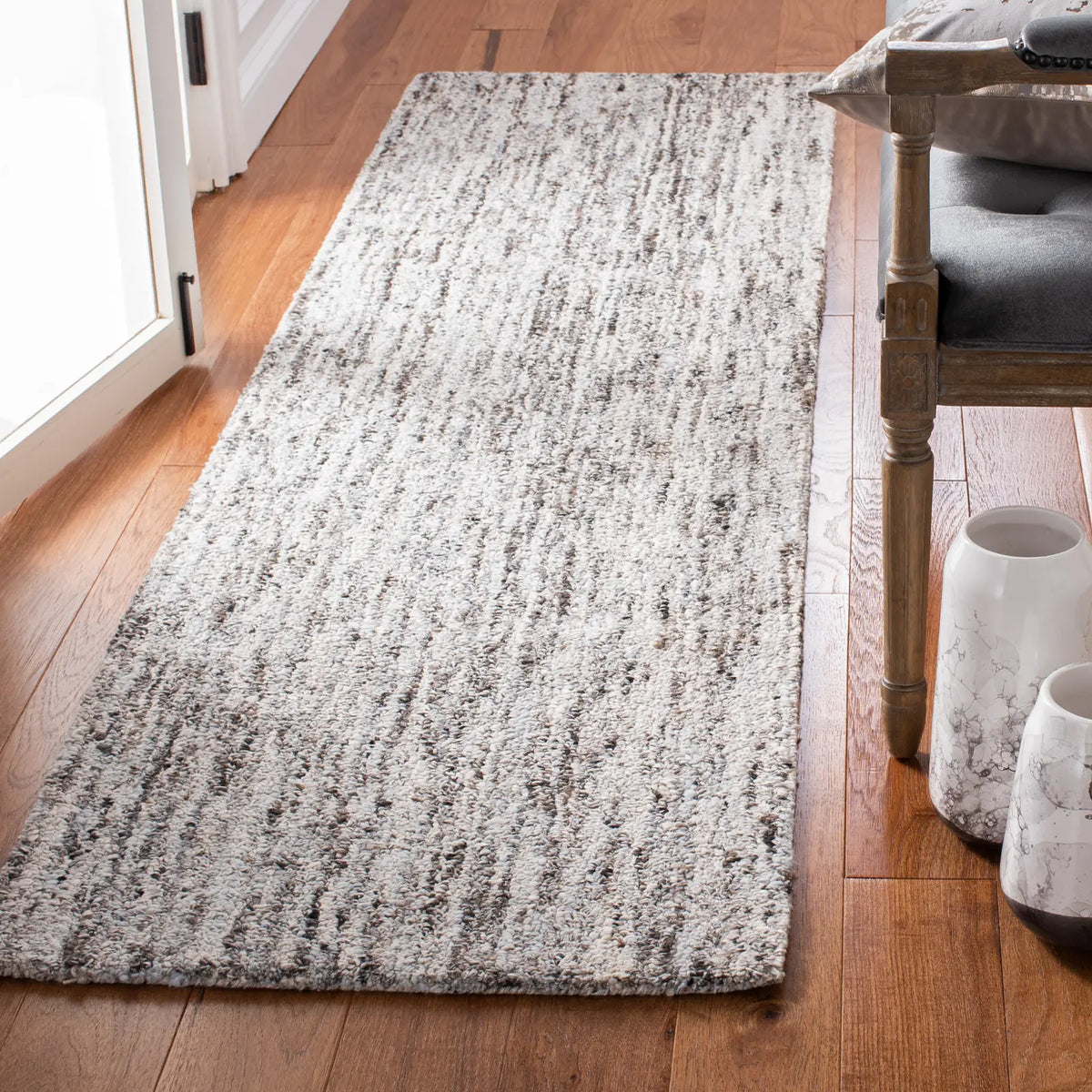 Safavieh Abstract 2'-3" x 8'-0" Rug in Grey