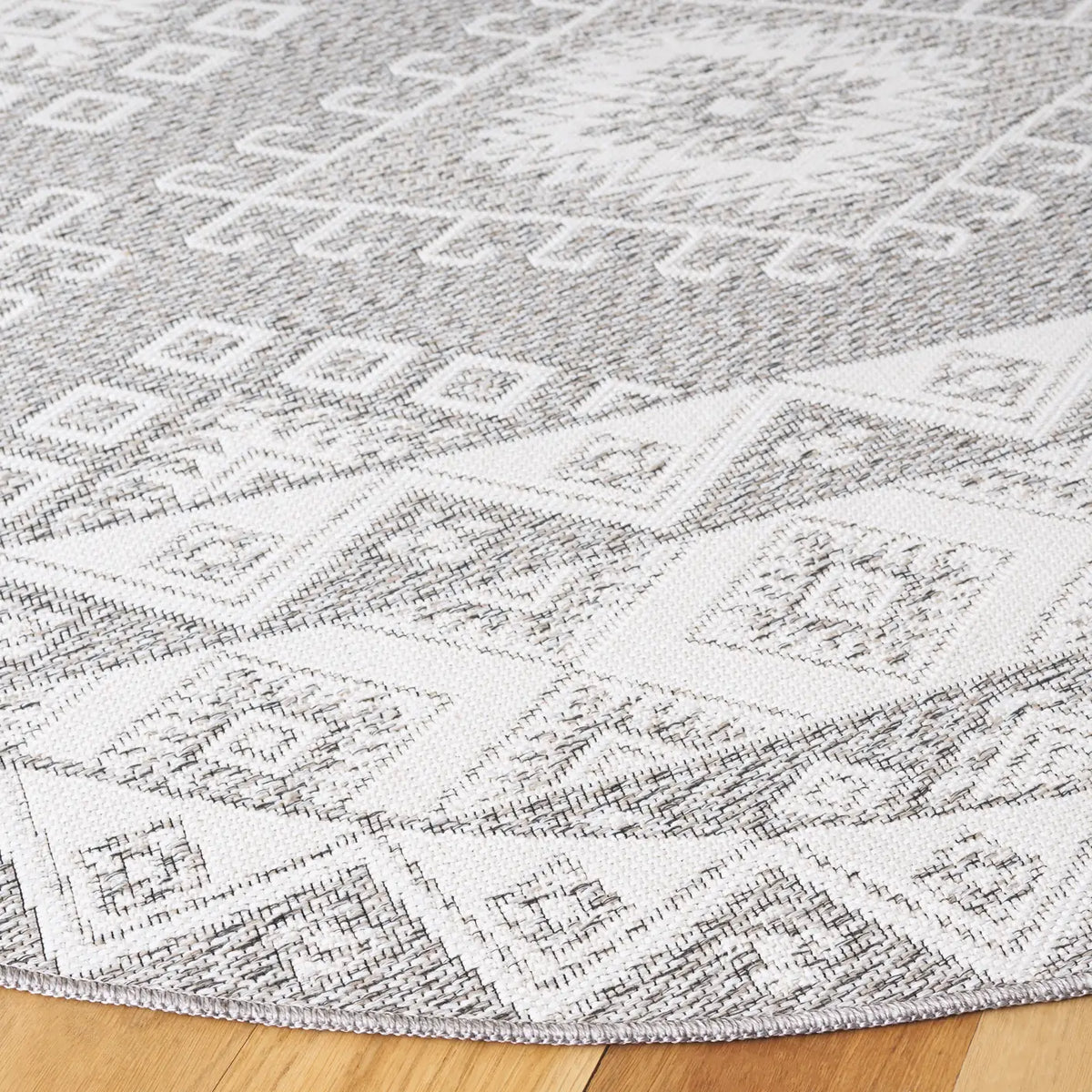 Safavieh Prairie 300 6'-7" x 6'-7" Rug in Taupe / Ivory
