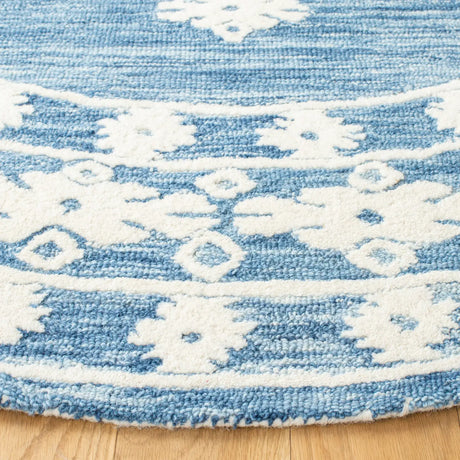 Safavieh Aspen 7'-0" x 7'-0" Rug in Blue / Ivory