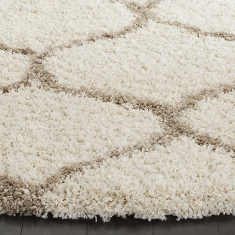 Safavieh Hudson Shag 5'-3" x 5'-3" Rug in Ivory / Beige