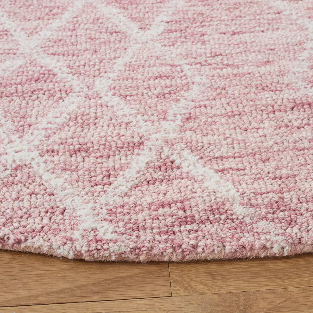 Safavieh Metro 6'-0" x 6'-0" Rug in Pink / Ivory