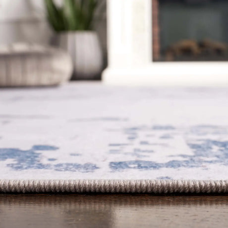 Safavieh Tacoma 4'-0" x 6'-0" Rug in Grey / Navy